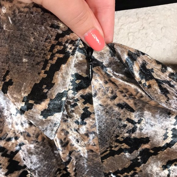 Lavish Alice Silvery Velvet Snake Print one-shoulder rouched mini dress - Picture 7 of 13